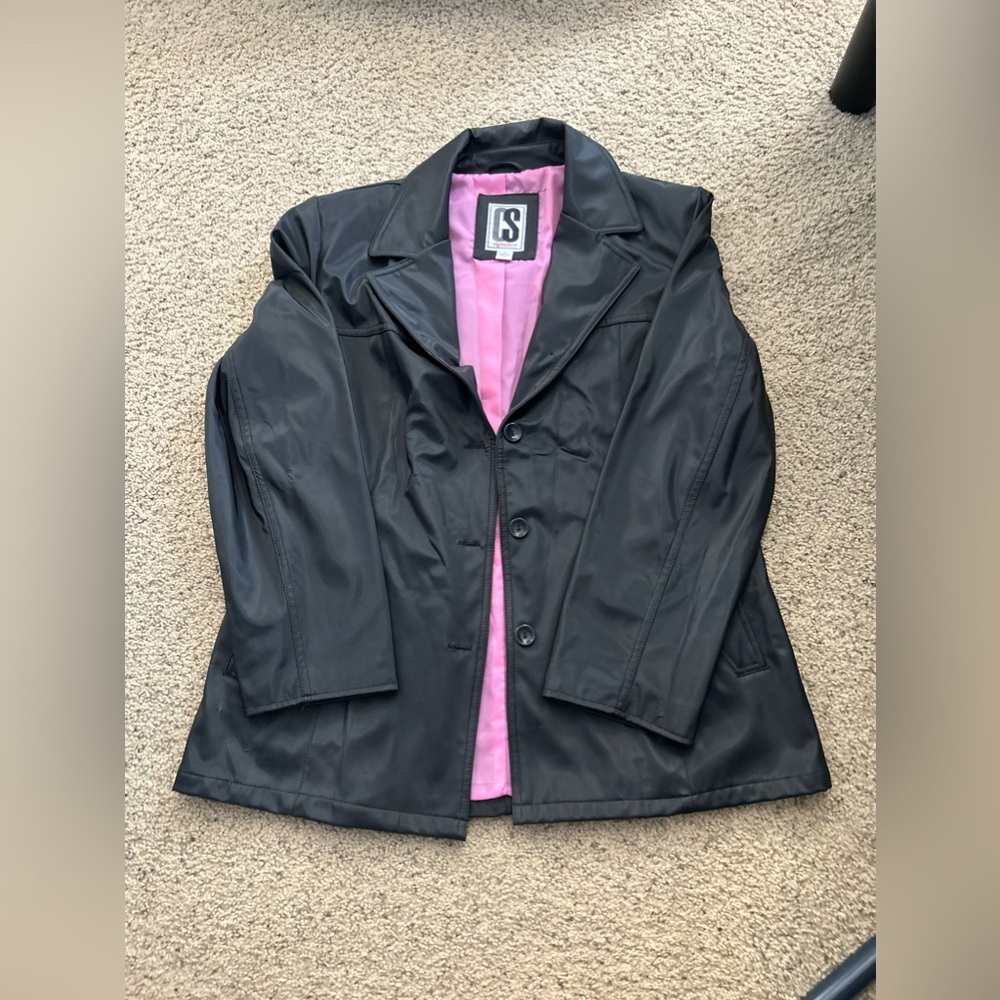 Brand new never worn women’s leather jacket size medium pink lightweight